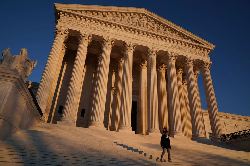 &copy; Reuters. FILE PHOTO: Supreme Court Building