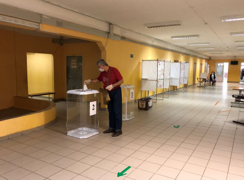 Избирательный участок в Реутове с наблюдателями из СМИ показал аномально низкую явку