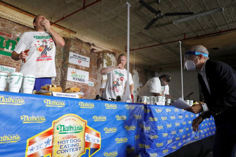&copy; Reuters. Nathan&apos;s Famous Fourth of July International Hot Dog-Eating Contest in Brooklyn, New York