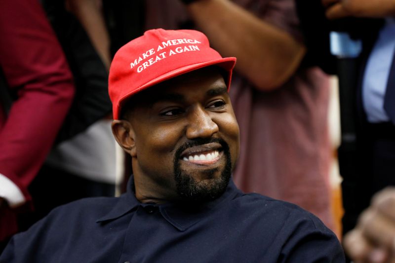 &copy; Reuters. Rapper Kanye West attends a meeting with U.S. President Trump at the White House in Washington