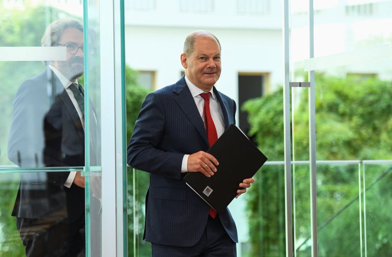 &copy; Reuters. German Finance Minister Olaf Scholz attends a news conference in Berlin