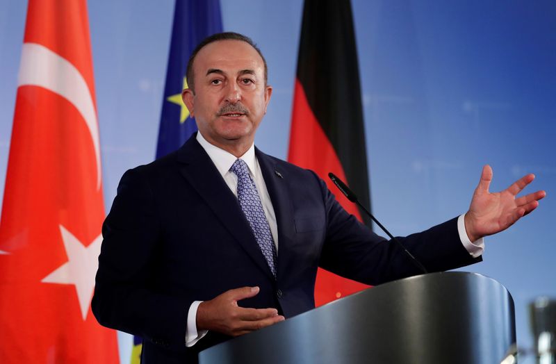 &copy; Reuters. FILE PHOTO: German Foreign Minister Heiko Maas and Turkish Foreign Minister Mevlut Cavusoglu address the media during a joint news conference after a meeting in Berlin