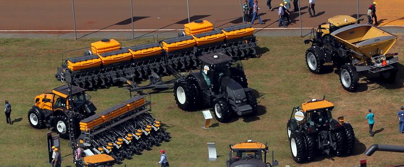 © Reuters. Exibição de máquinas agrícolas em feira do setor em Ribeirão Preto (SP)