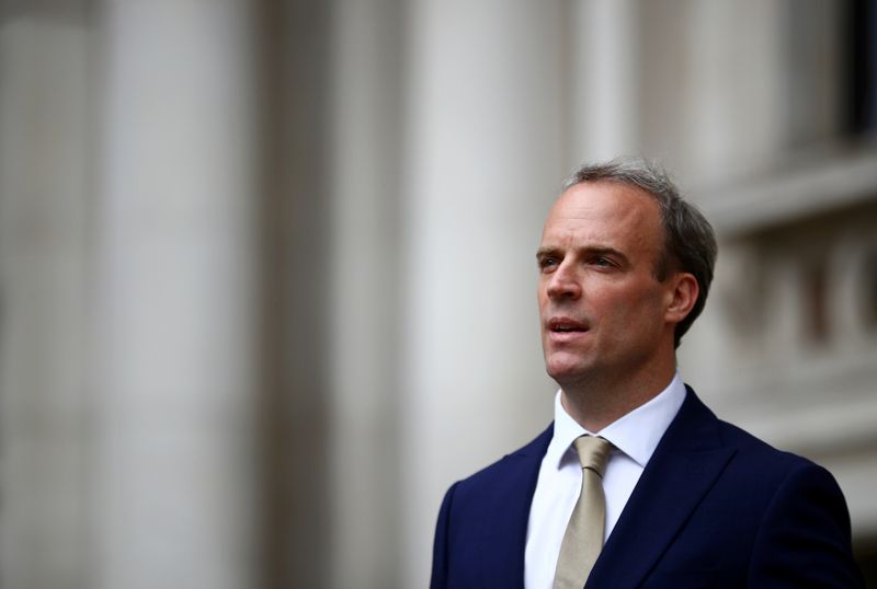 &copy; Reuters. FOTO DE ARCHIVO: El Secretario de Relaciones Exteriores de Reino Unido, Dominic Raab, en una declaración sobre la legislación de seguridad nacional de Hong Kong en Londres, Reino Unido