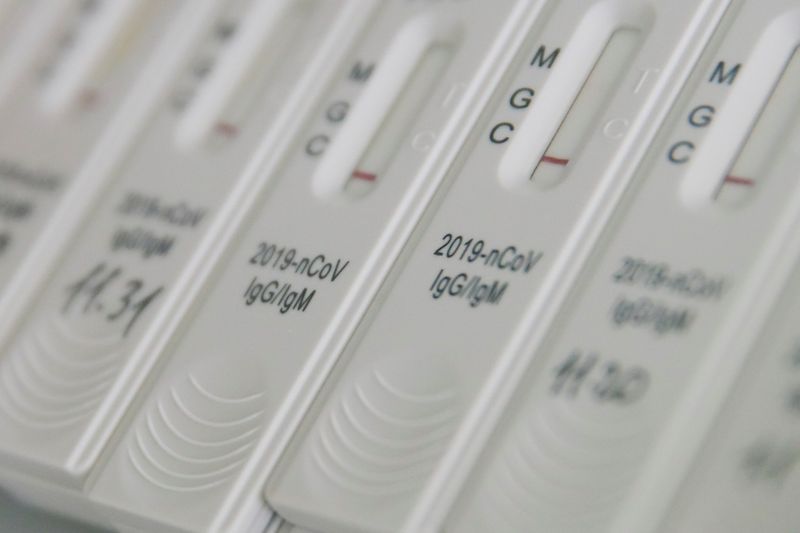 &copy; Reuters. Отрицательные тесты на антитела к коронавирусу в клинике Hadassah в Москве