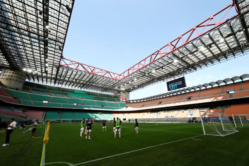 &copy; Reuters. Un match di Serie A, Inter-Bologna, giocato a porte chiuse allo Stadio San Siro di Milano