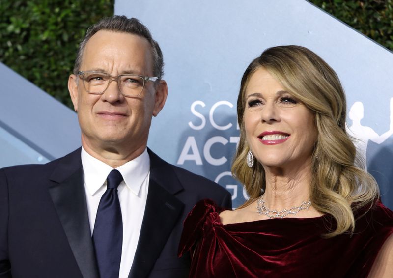 &copy; Reuters. Imagen de archivo de Tom Hanks y Rita Wilson a su llegada a la edición 26 de los Premios del Sindicato de Actores de Estados Unidos en Los Ángeles