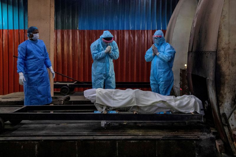 &copy; Reuters. FILE PHOTO: The coronavirus disease (COVID-19) outbreak in New Delhi