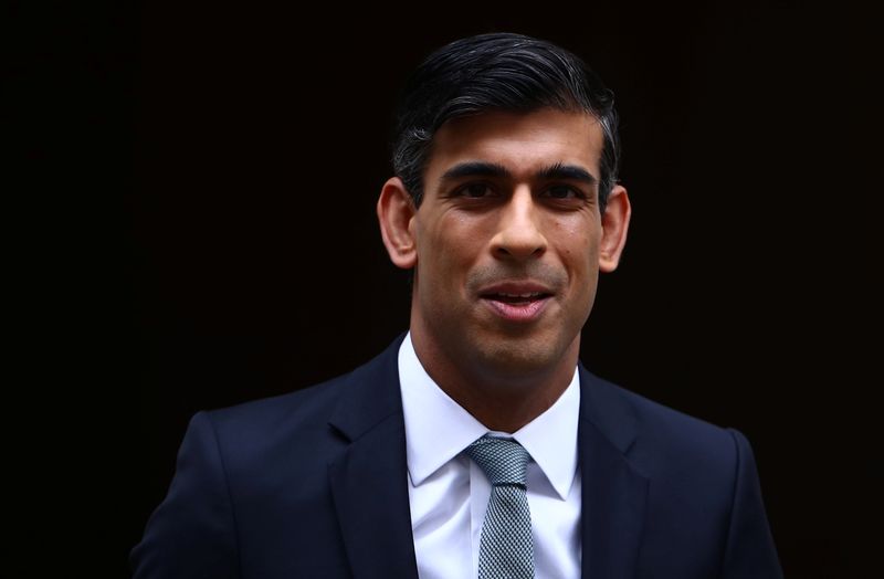 &copy; Reuters. Britain&apos;s Chancellor of the Exchequer Rishi Sunak leaves Downing Street, in London