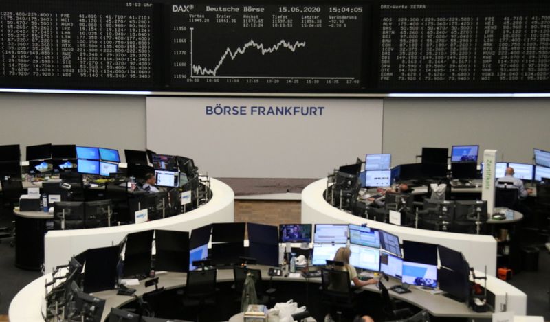 &copy; Reuters. Imagen de archivo de las operaciones en la bolsa de valores de Fráncfort en medio del brote de coronavirus, en Fráncfort, Alemania
