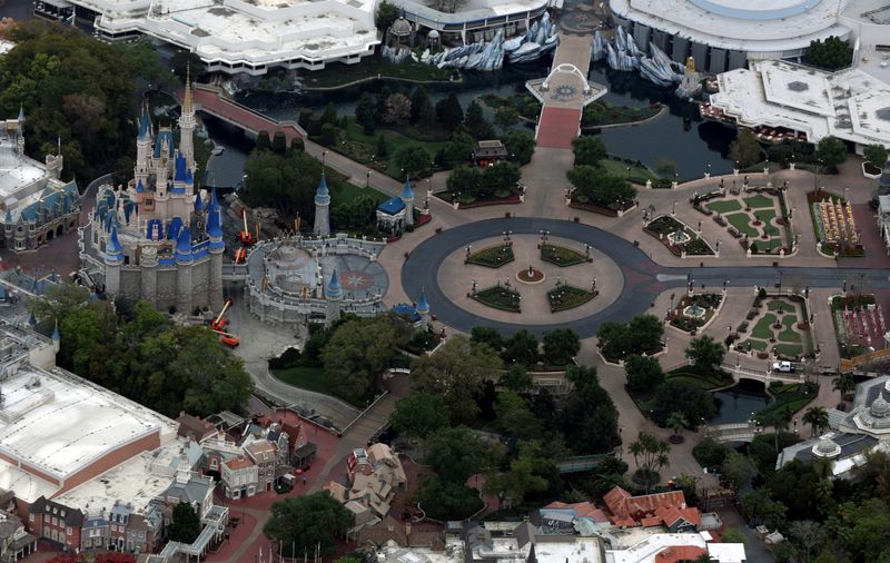 &copy; Reuters. FILE PHOTO: Disney&apos;s Magic Kingdom theme park sits empty after it closed in an effort to combat the spread of coronavirus disease (COVID-19) in Orlando