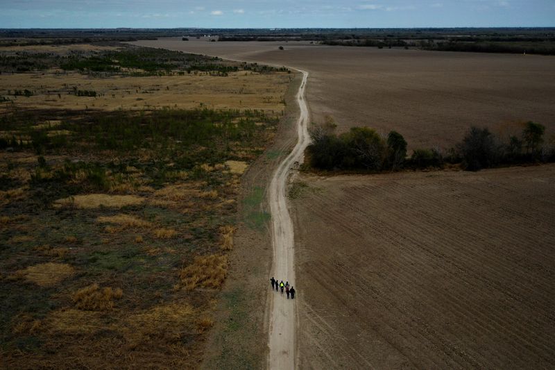 &copy; Reuters. FILE PHOTO: The Wider Image: A year documenting migration on Rio Grande