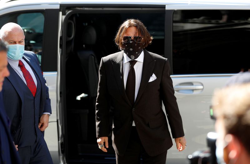 &copy; Reuters. El actor Johnny Depp llega al Tribunal Superior de Londres