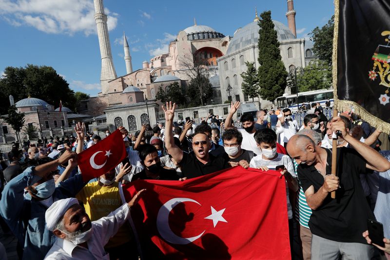 &copy; Reuters. اليونان: الحكم القضائي التركي بشأن آيا صوفيا &quot;استفزاز&quot; للعالم المتحضر