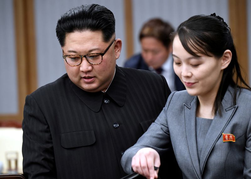 &copy; Reuters. Líder da Coreia do Norte, Kim Jong Un, e a irmã, Kim Yo Jong