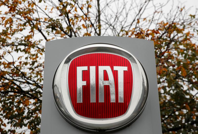 &copy; Reuters. Logo of car manufacturer Fiat is seen in Zurich