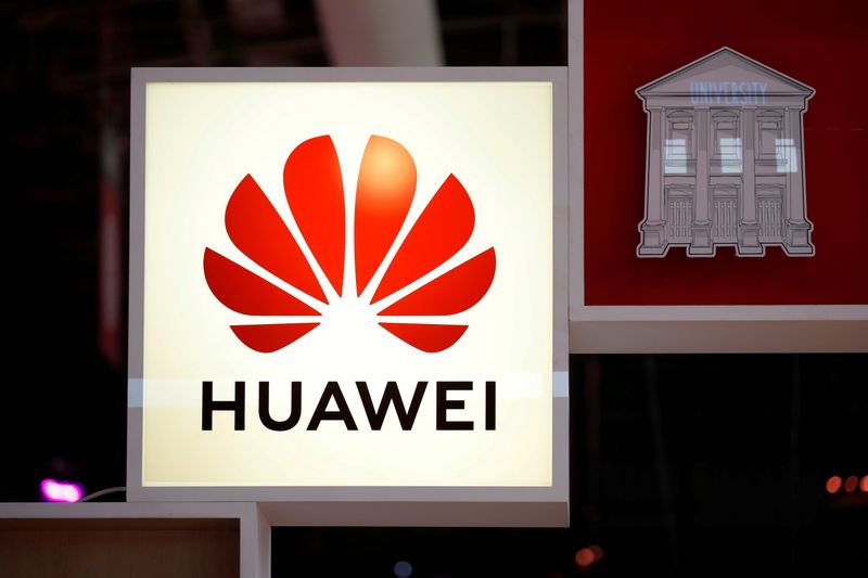 &copy; Reuters. FILE PHOTO: Logo of Huawei is seen at VivaTech fair in Paris
