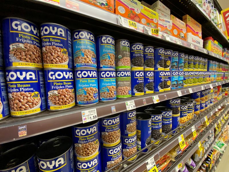 &copy; Reuters. Goya products are pictured in the specialty food isle at a Ralphs grocery store in Pasadena