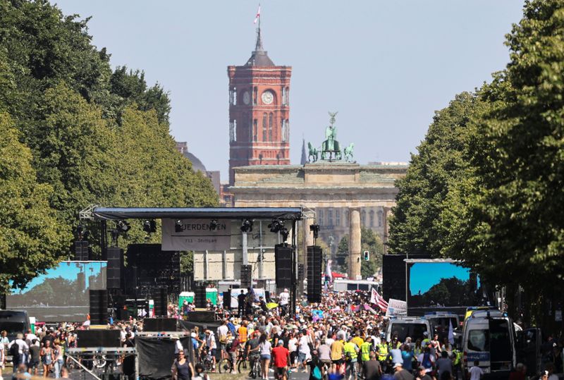 © Reuters. Demonstration against the government's restrictions amid the coronavirus disease (COVID-19) outbreak, in Berlin