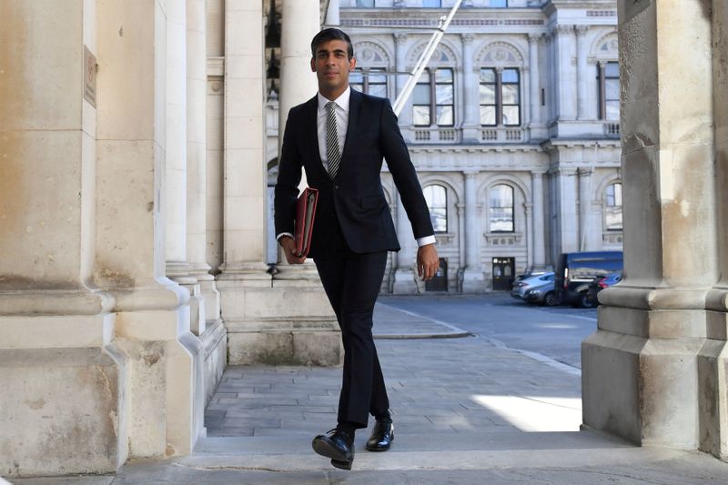 © Reuters. FILE PHOTO: Britain's Chancellor of the Exchequer Rishi Sunak arrives at the Foreign and Commonwealth Office