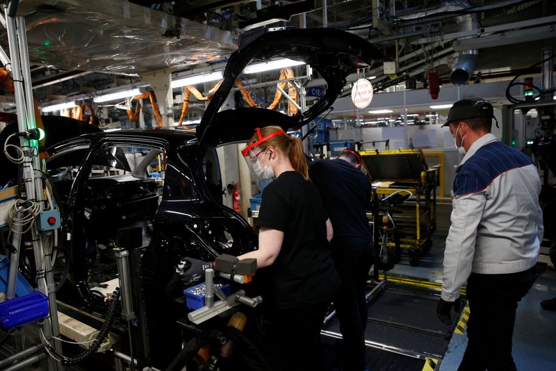 &copy; Reuters. Toyota Motor Manufacturing France resumes operations after five week closure amid coronavirus disease (COVID-19) outbreak