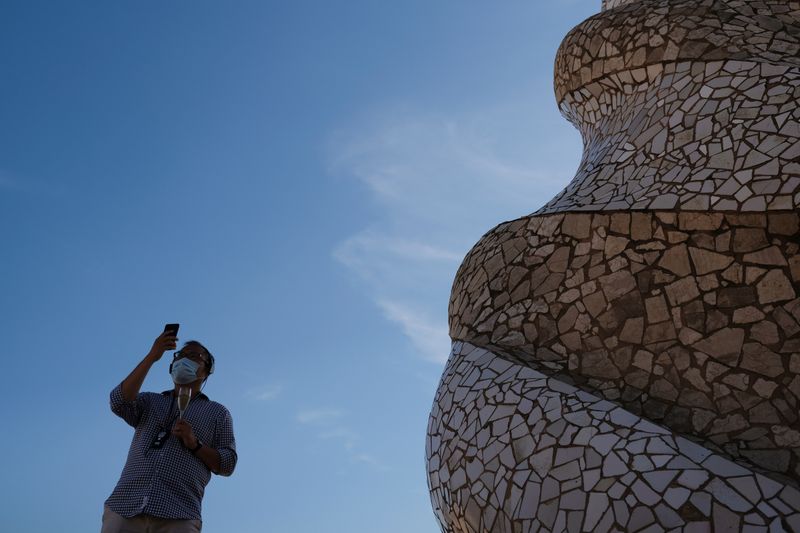 &copy; Reuters. تراجع عدد السياح القادمين لإسبانيا 98% في يونيو