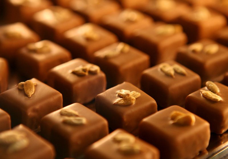 &copy; Reuters. FILE PHOTO: Chocolates topped with sunflower seeds are displayed during the 2nd Chocolate Fair in Barcelona