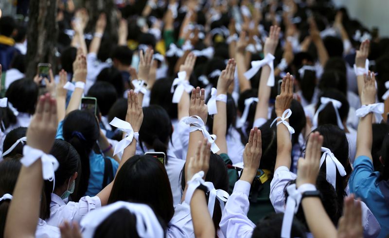 &copy; Reuters. Students show support for the student-led democracy movement outside the Education Ministry in Bangkok