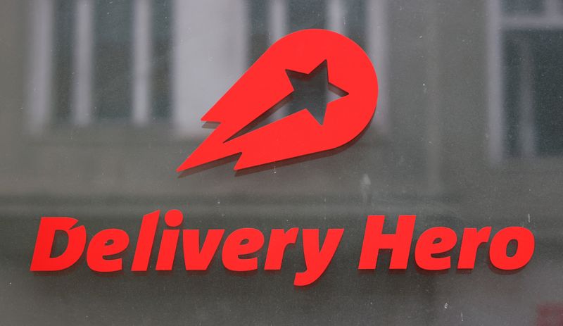 &copy; Reuters. FILE PHOTO:  The Delivery Hero&apos;s logo is pictured at its headquarters in Berlin