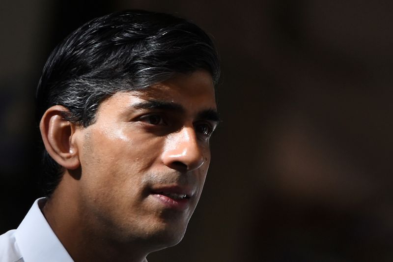 © Reuters. FILE PHOTO: Britain's Chancellor of the Exchequer Rishi Sunak visits Peak Scientific, a Scottish manufacturer of gas generators for analytical laboratories in Glasgow