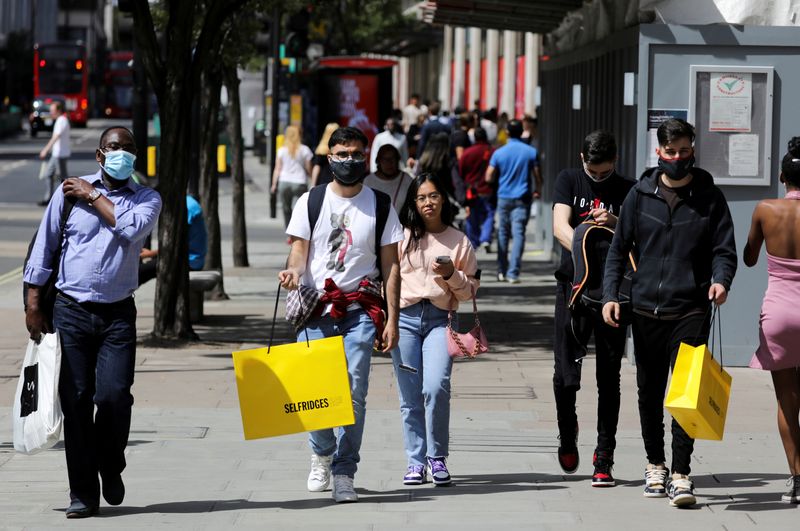 © Reuters. FILE PHOTO: The coronavirus disease (COVID-19) outbreak in London