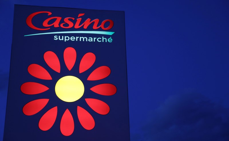 © Reuters. KEPLER SUSPEND LA COUVERTURE DE CASINO ET DE METRO APRÈS DES