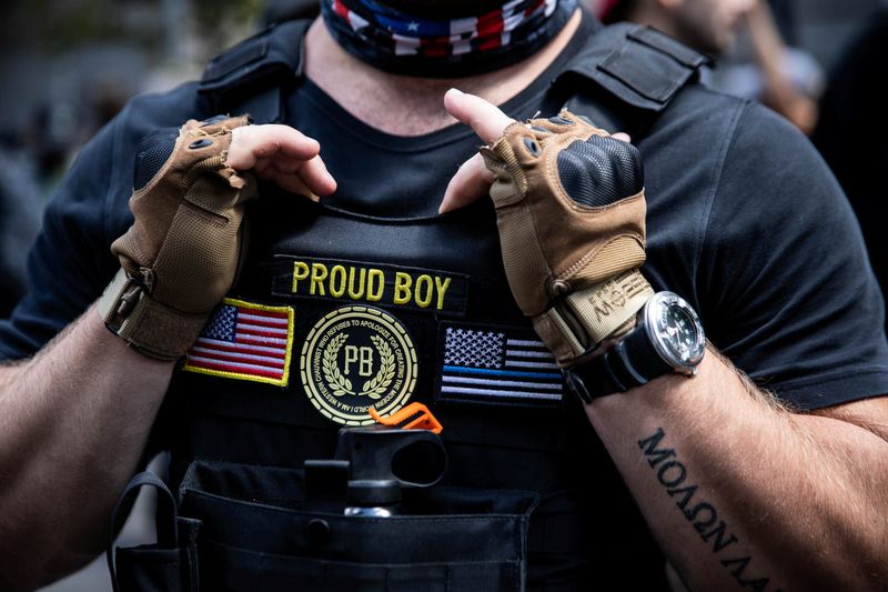 &copy; Reuters. Proud Boys and supporters of the police participate in a protest in Portland