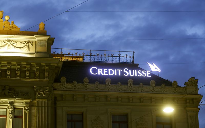 &copy; Reuters. FILE PHOTO: Logo of Swiss bank Credit Suisse is seen in Zurich
