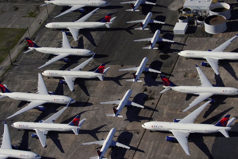 © Reuters. DELTA AIR LINES VA SE SÉPARER DE PRÈS DE 2.000 PILOTES