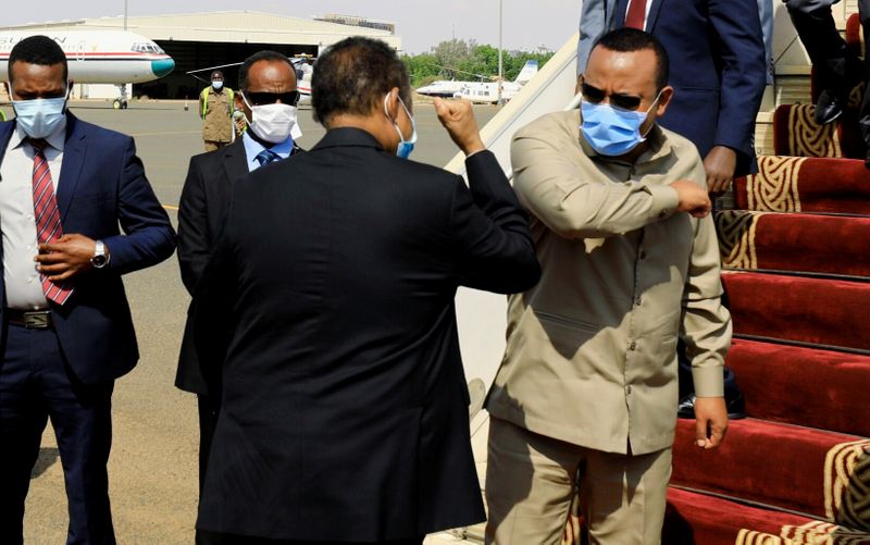 © Reuters. السودان وإثيوبيا تتعهدان بالعمل على التوصل لاتفاق بشأن سد النهضة
