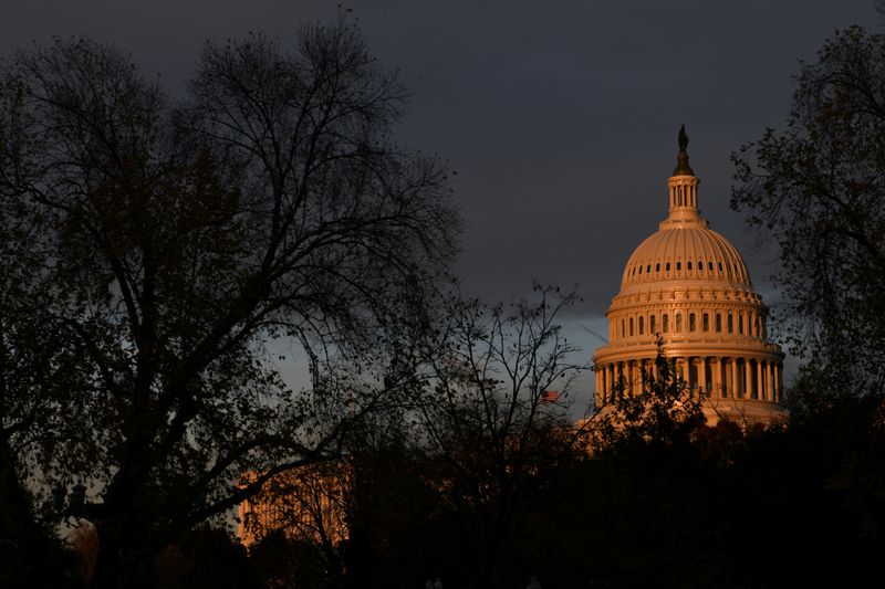 &copy; Reuters. FILE PHOTO: The U.S. Capitol building is pictured at sunset on Capitol Hill in Washington