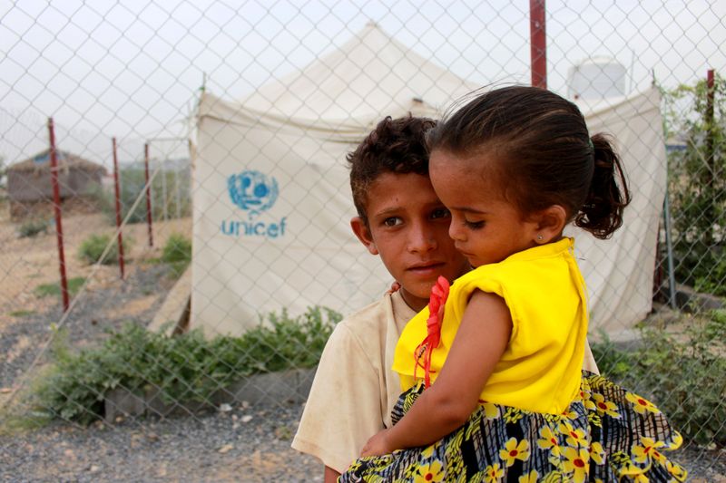 &copy; Reuters. النازحون في اليمن يعانون من شح المساعدات وغلق المنشآت الصحية