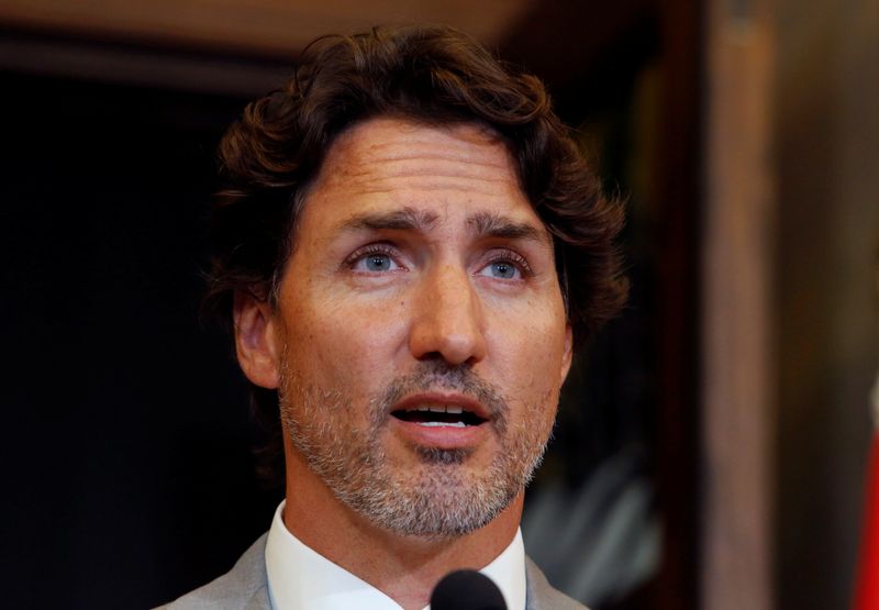 © Reuters. Canadian Prime Minister Trudeau speaks to reporters on Parliament Hill in Ottawa