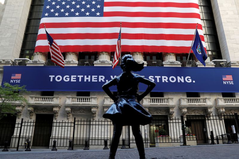&copy; Reuters. FILE PHOTO: The &quot;Fearless Girl&quot; statue is seen outside the New York Stock Exchange