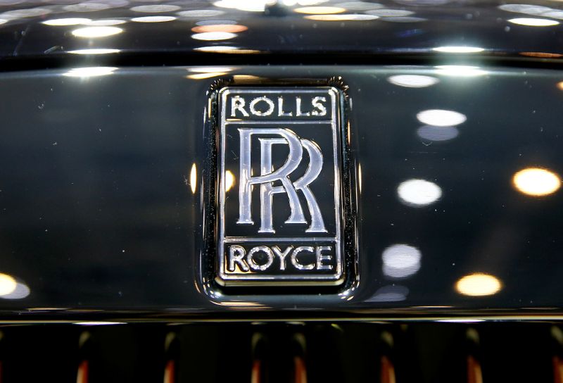 &copy; Reuters. Логотип Rolls-Royce в Женеве