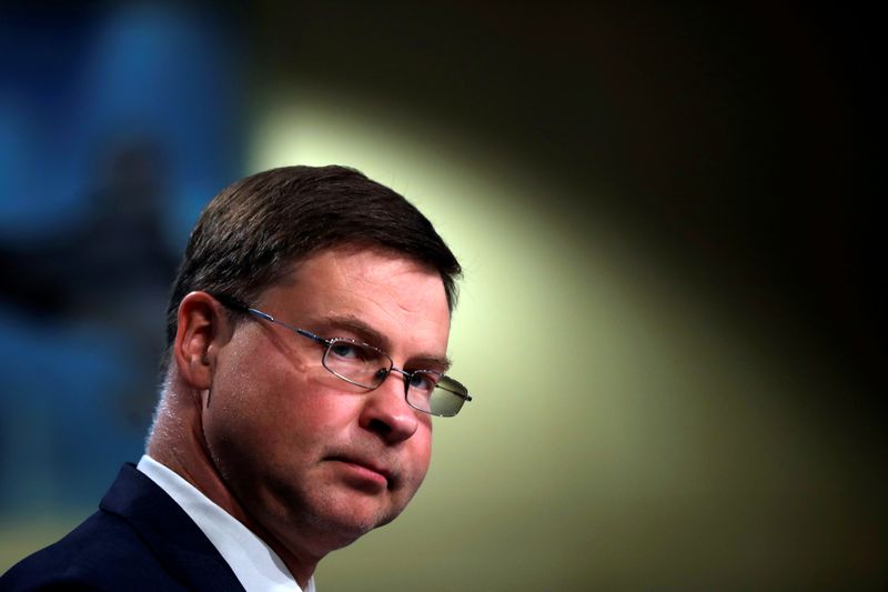 &copy; Reuters. FOTO DE ARCHIVO: El vicepresidente de la Comisión Europea, Valdis Dombrovskis, durante una conferencia en Bruselas, Bélgica. 15 de julio de 2020. Francisco Seco/Pool via REUTERS