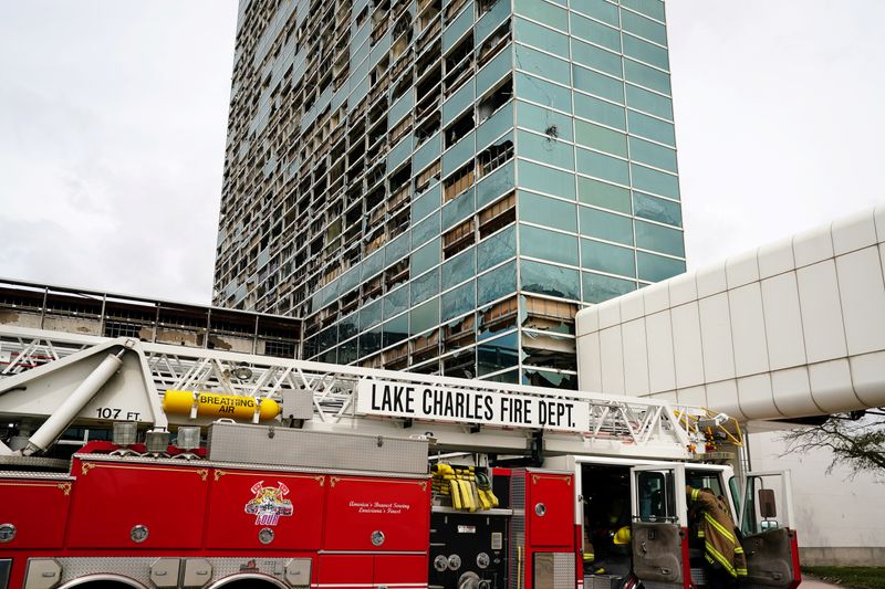 © Reuters. 「ローラ」熱帯低気圧に、米ルイジアナ州で建物倒壊　4人死亡