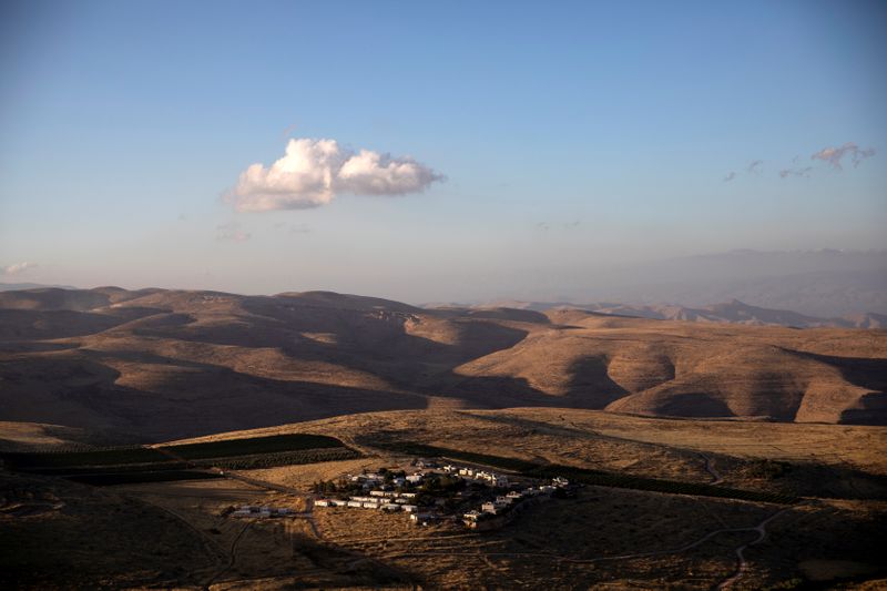 &copy; Reuters. المحكمة العليا بإسرائيل تقضي بإزالة منازل مستوطنين من على أراض فلسطينية