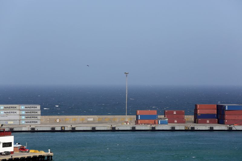 &copy; Reuters. حصري-مصادر: تحميل سفينة إيرانية بالألومينا الفنزويلية وسط تقارب في العلاقات