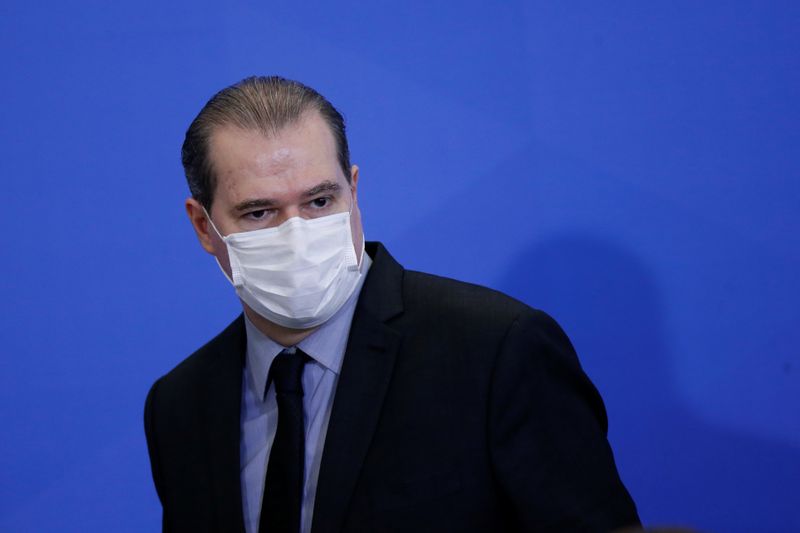 &copy; Reuters. President of Brazil&apos;s Supreme Federal Court Dias Toffoli wearing a protective mask attends an inauguration ceremony of the new Communications Minister Fabio Faria (not pictured) at the Planalto Palace, in Brasilia