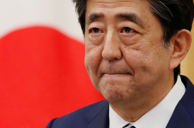 &copy; Reuters. FILE PHOTO: Japan&apos;s Prime Minister Shinzo Abe holds a news conference in Tokyo