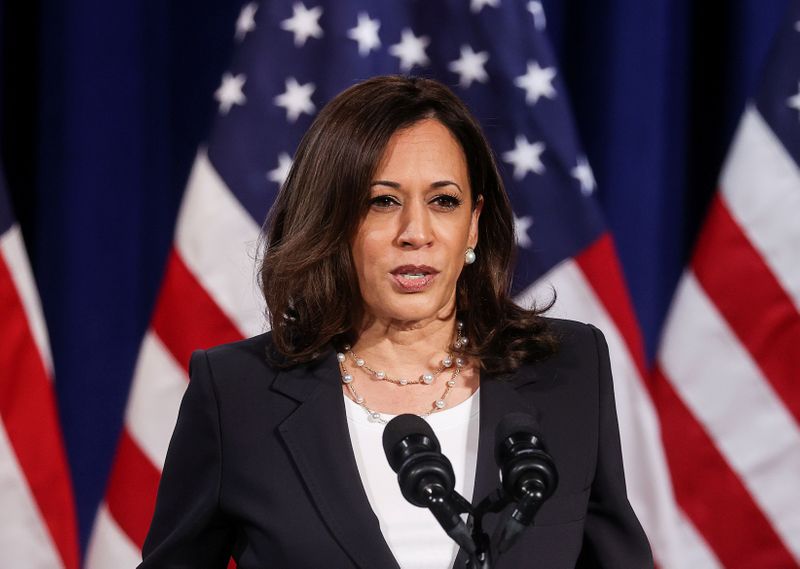 &copy; Reuters. Democratic U.S. vice presidential nominee Kamala Harris delivers campaign speech in Washington