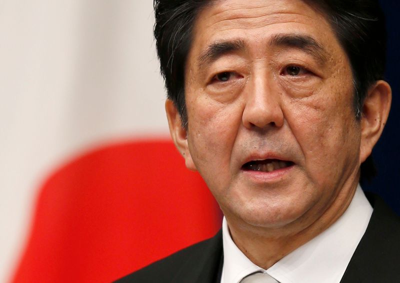 &copy; Reuters. 情報ＢＯＸ：第2次安倍政権発足以降の歩み