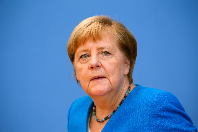 &copy; Reuters. La cancelliera tedesca Angela Merkel durante una conferenza a Berlino, 28 agosto 2020